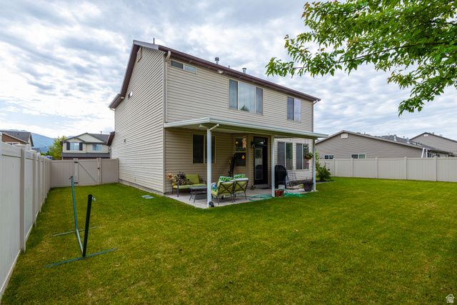 949 N FOX HOLLOW DR, North Salt Lake, UT 84054