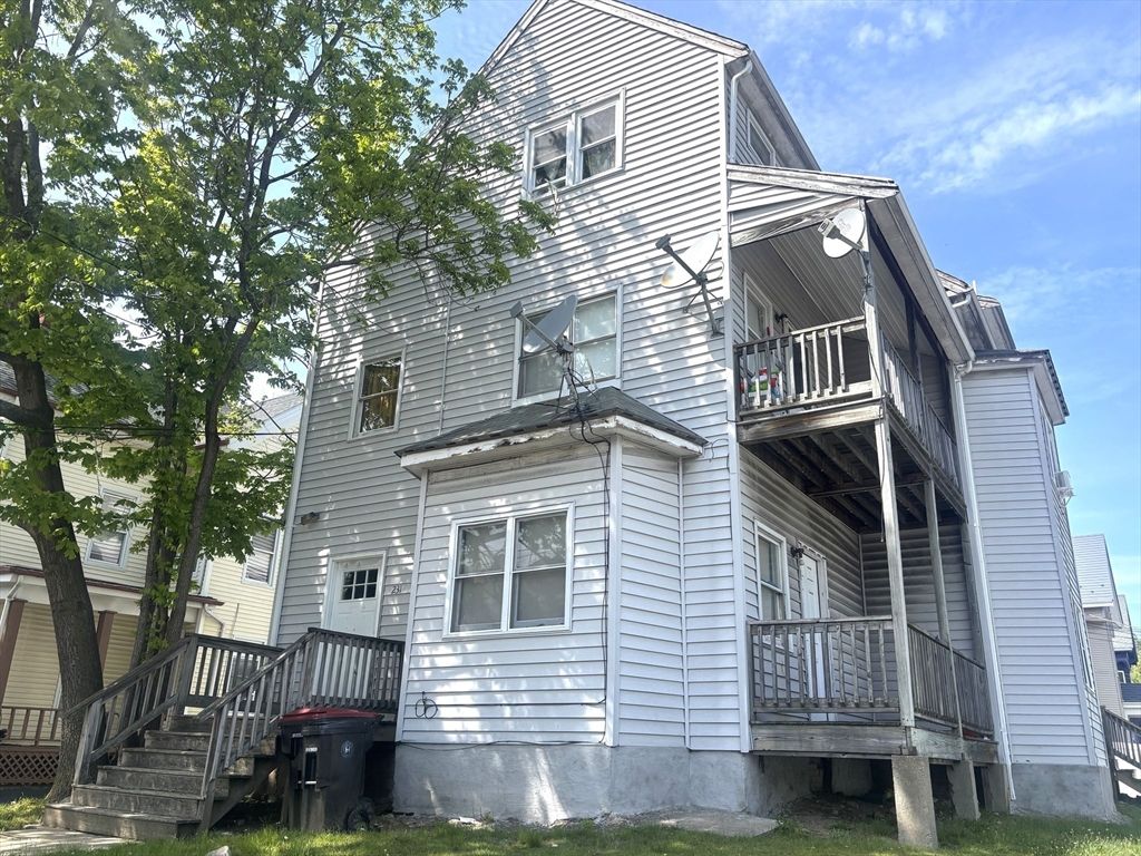 231 Pleasant St, Brockton, MA 02301