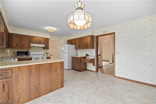 6308 Night Vista Drive, Parma, OH 44129