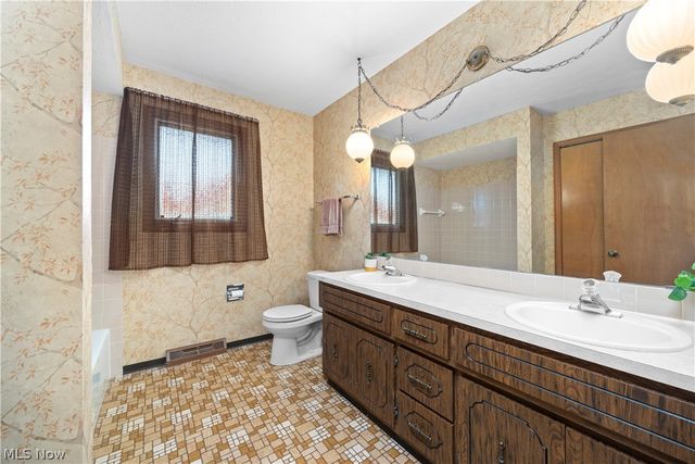 6308 Night Vista Drive, Parma, OH 44129