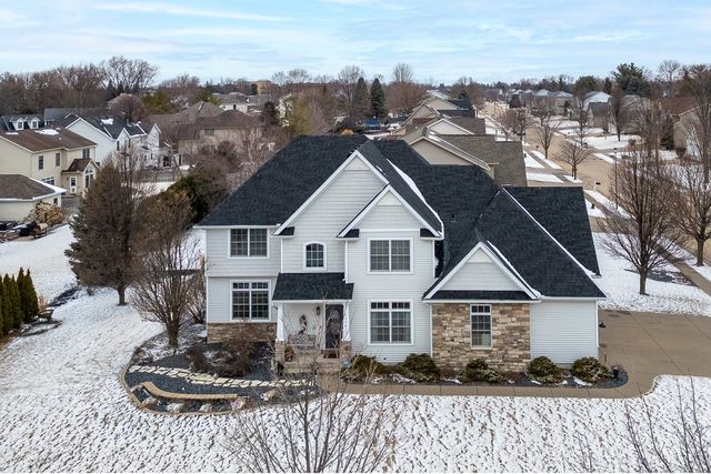 4220 E 48TH Street, Davenport, IA 52807