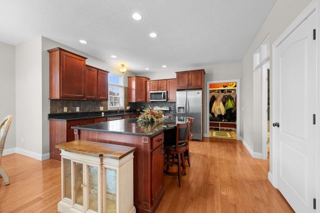 4220 E 48TH Street, Davenport, IA 52807