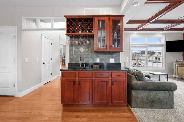 4220 E 48TH Street, Davenport, IA 52807