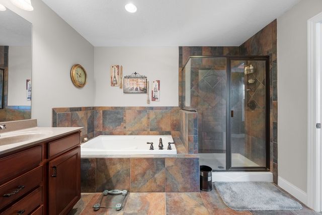 4220 E 48TH Street, Davenport, IA 52807