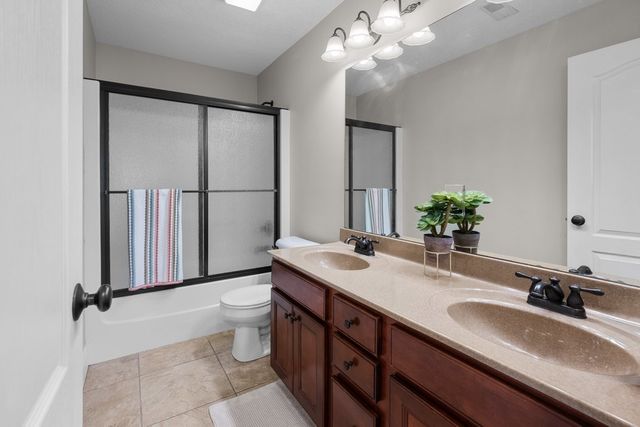 4220 E 48TH Street, Davenport, IA 52807