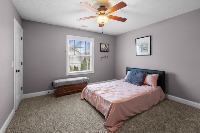 4220 E 48TH Street, Davenport, IA 52807