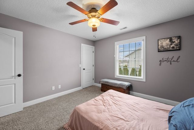 4220 E 48TH Street, Davenport, IA 52807