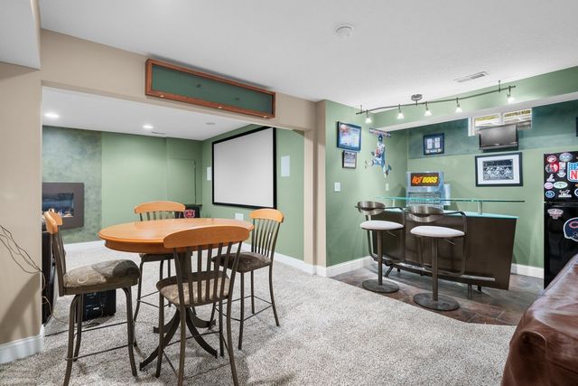 4220 E 48TH Street, Davenport, IA 52807