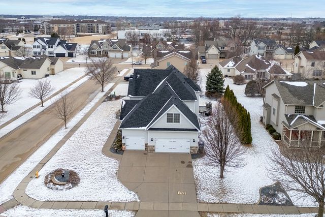 4220 E 48TH Street, Davenport, IA 52807