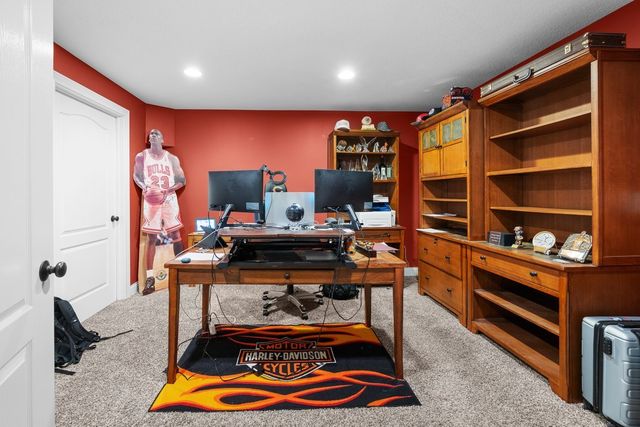 4220 E 48TH Street, Davenport, IA 52807