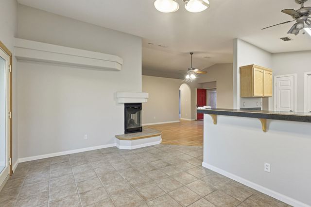 2287 Stallion Street SW, Los Lunas, NM 87031