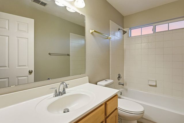 2287 Stallion Street SW, Los Lunas, NM 87031