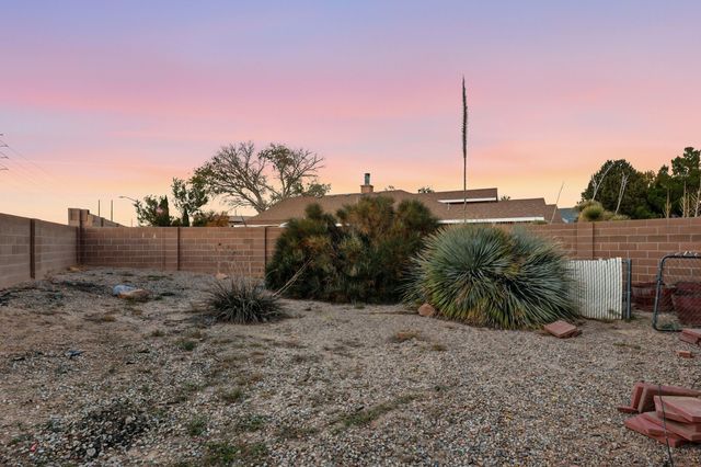 2287 Stallion Street SW, Los Lunas, NM 87031