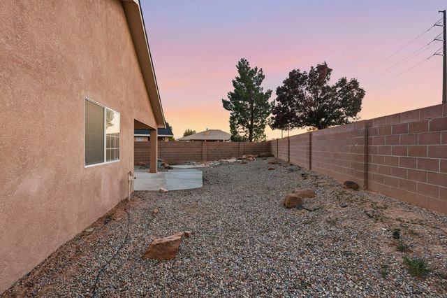 2287 Stallion Street SW, Los Lunas, NM 87031