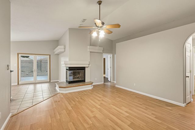 2287 Stallion Street SW, Los Lunas, NM 87031