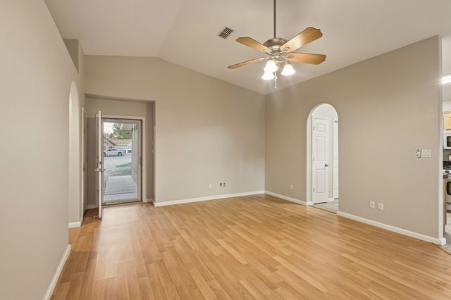 2287 Stallion Street SW, Los Lunas, NM 87031