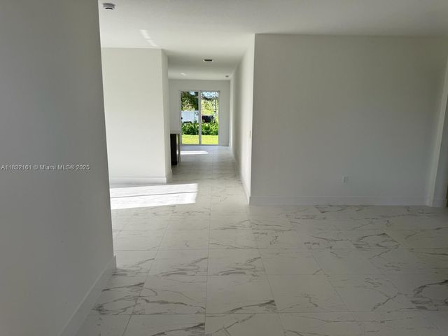 1828 NE 1st St, Homestead, FL 33033