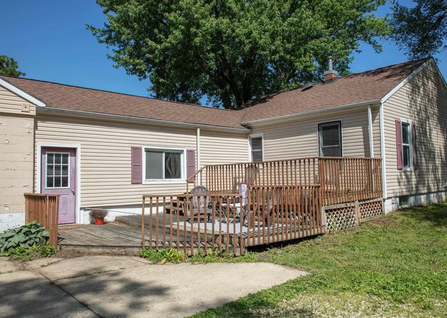 2713 Center Street, Cedar Falls, IA 50613