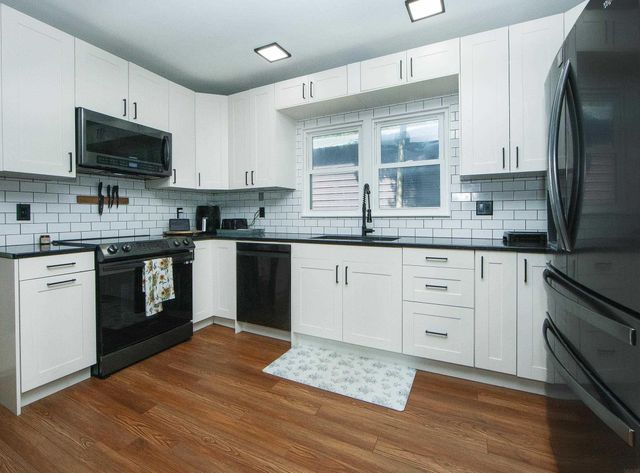 2713 Center Street, Cedar Falls, IA 50613