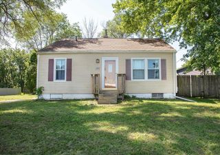 2713 Center Street, Cedar Falls, IA 50613