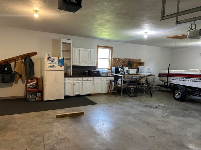 669 E 300 N, Jasper, IN 47546
