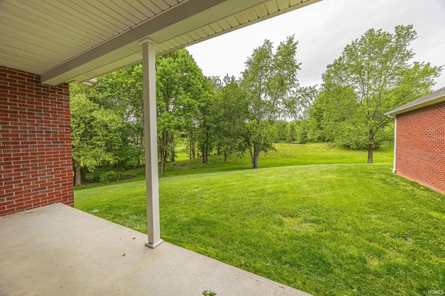 669 E 300 N, Jasper, IN 47546