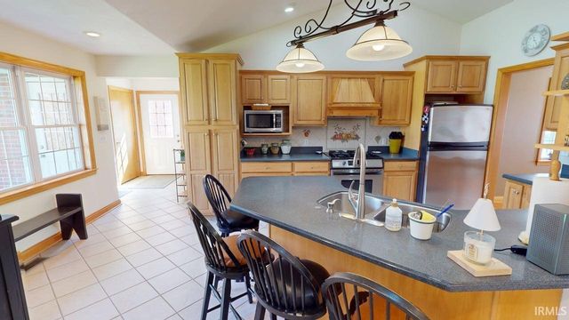 669 E 300 N, Jasper, IN 47546