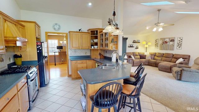 669 E 300 N, Jasper, IN 47546