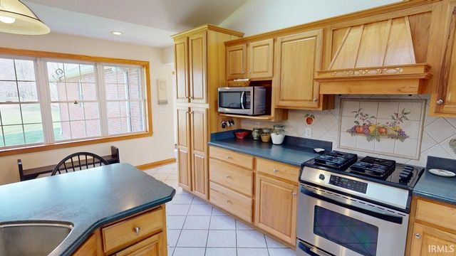 669 E 300 N, Jasper, IN 47546