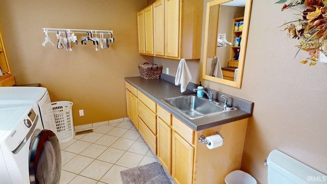 669 E 300 N, Jasper, IN 47546