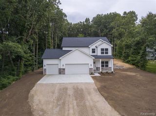 16085 Catalpa Ridge Drive, Holly, MI 48442