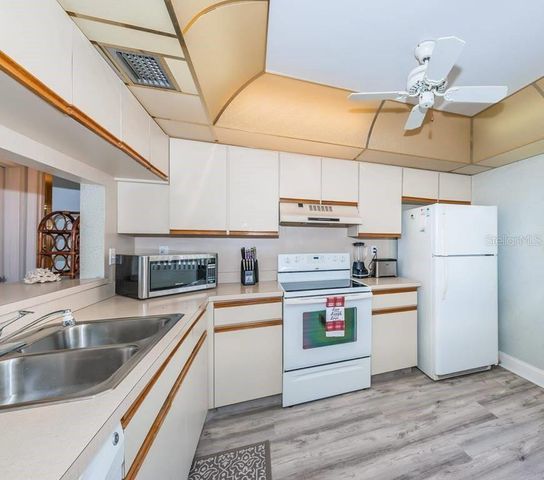 5724 PUERTA DEL SOL BOULEVARD S 248, St Petersburg, FL 33715