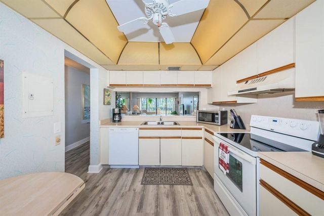 5724 PUERTA DEL SOL BOULEVARD S 248, St Petersburg, FL 33715