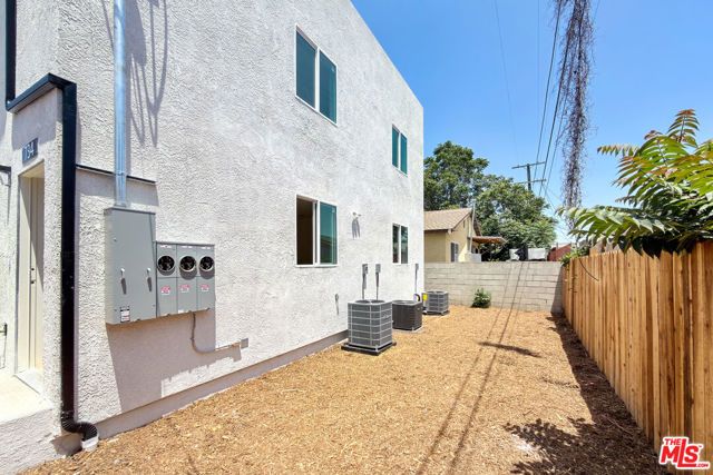 732 E 52nd Street, Los Angeles, CA 90011