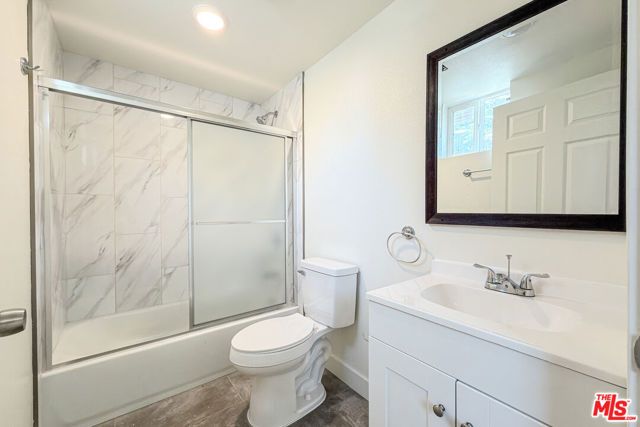 732 E 52nd Street, Los Angeles, CA 90011