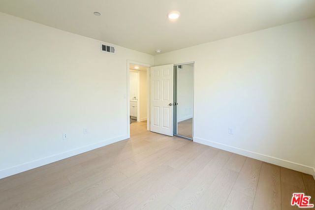 732 E 52nd Street, Los Angeles, CA 90011