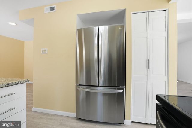 710 TROWBRIDGE DR, Southampton, PA 18966