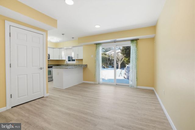 710 TROWBRIDGE DR, Southampton, PA 18966