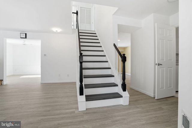 710 TROWBRIDGE DR, Southampton, PA 18966