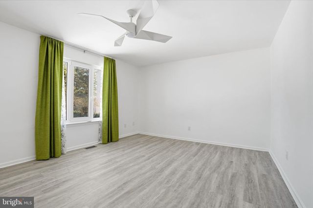 710 TROWBRIDGE DR, Southampton, PA 18966