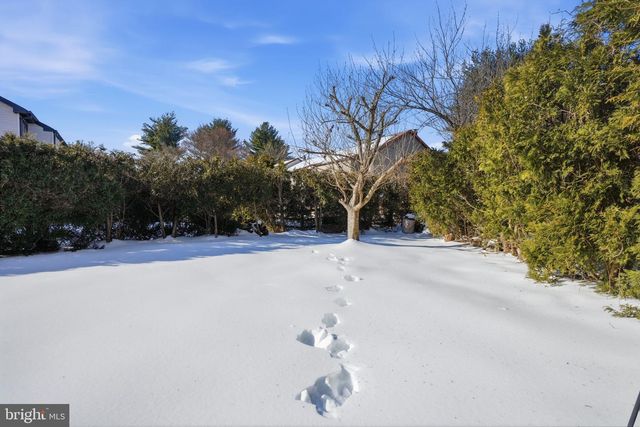 710 TROWBRIDGE DR, Southampton, PA 18966