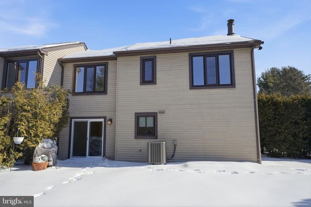 710 TROWBRIDGE DR, Southampton, PA 18966