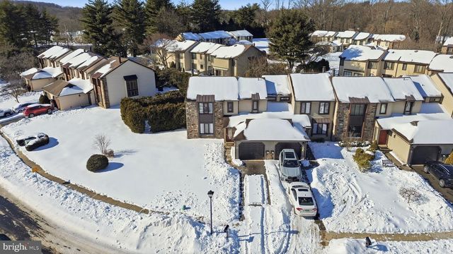 710 TROWBRIDGE DR, Southampton, PA 18966