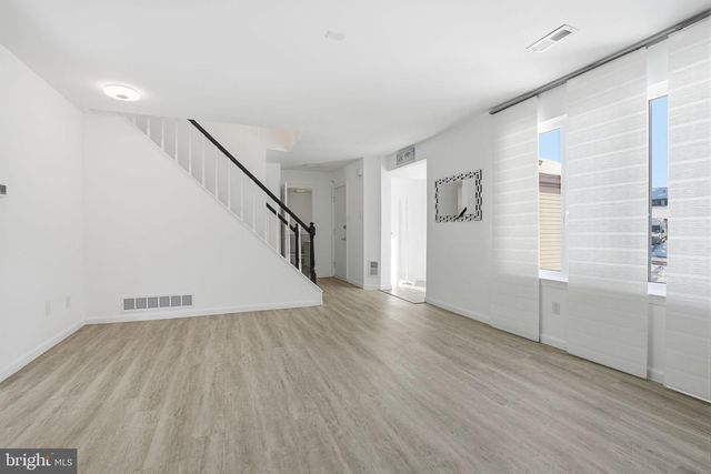 710 TROWBRIDGE DR, Southampton, PA 18966