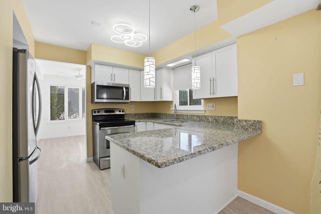 710 TROWBRIDGE DR, Southampton, PA 18966