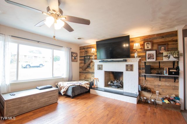 19201 Moulin Street, Abingdon, VA 24210