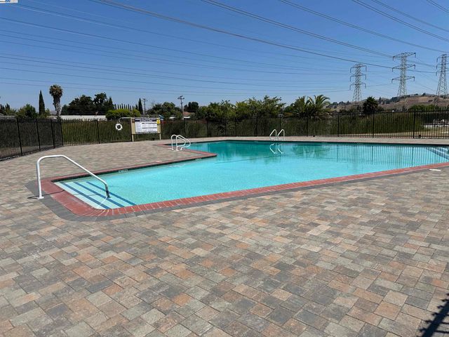 208 Manitoba Ter, Fremont, CA 94538