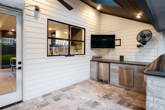 10652 Les Jardins Drive, Dallas, TX 75229