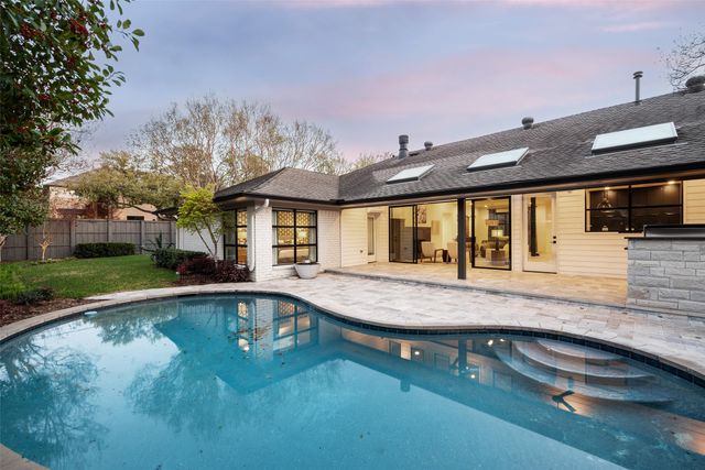 10652 Les Jardins Drive, Dallas, TX 75229