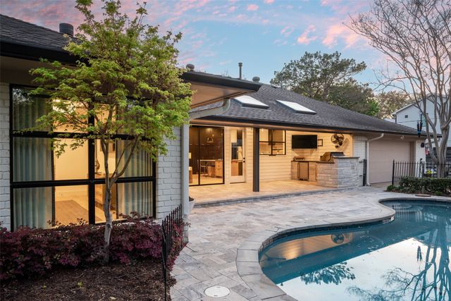 10652 Les Jardins Drive, Dallas, TX 75229